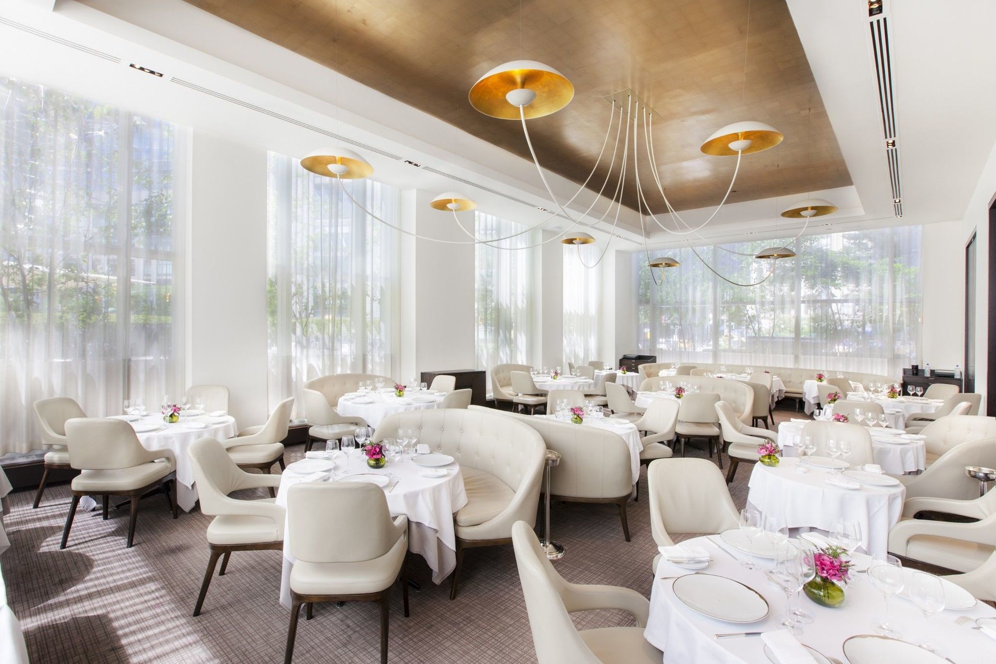 Trump International Ню Йорк Екстериор снимка The interior of the restaurant