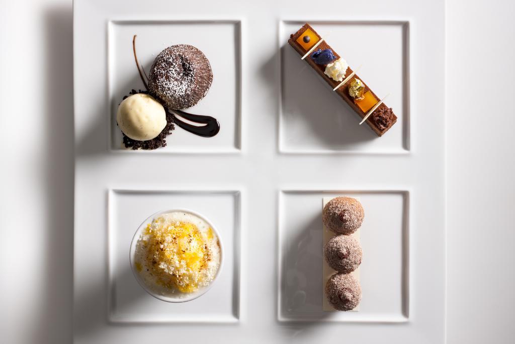 Trump International Ню Йорк Екстериор снимка Desserts