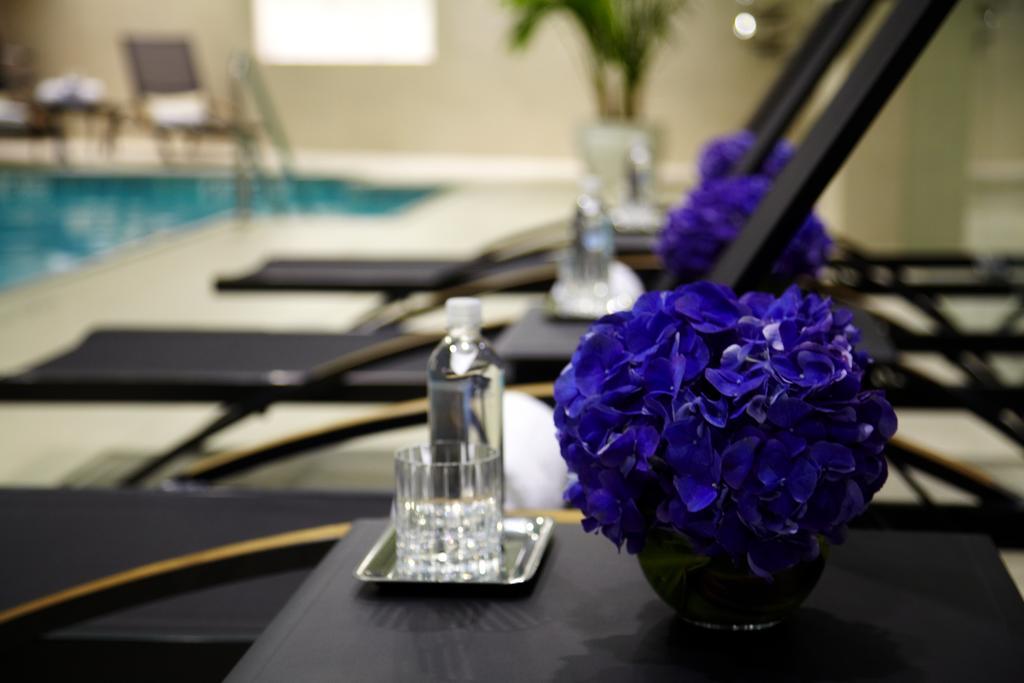 Trump International Ню Йорк Екстериор снимка The pool at the hotel